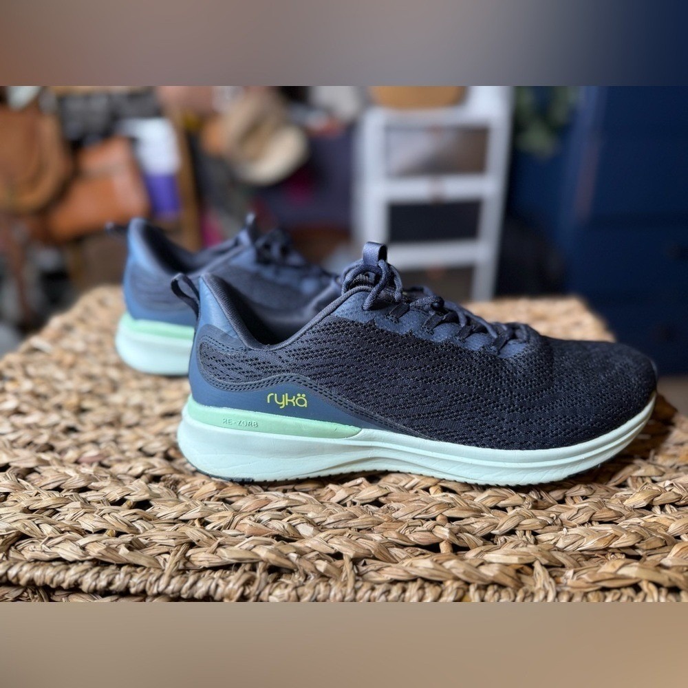 Ryka Navy Knit Walking Sneakers Women's‎ 8.5 Lightweight Comfort Athletic Shoes
